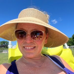 Meet your Posher, Amy